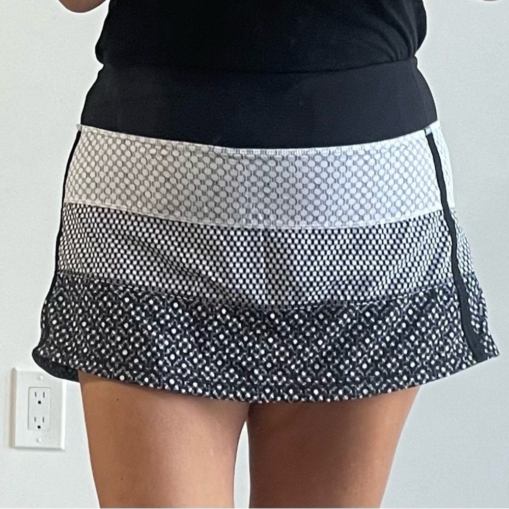 Lululemon tennis/run, skirt/skort.